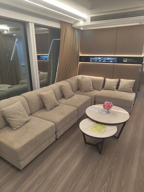 Luxury Double Room, 1 King Bed, Park View