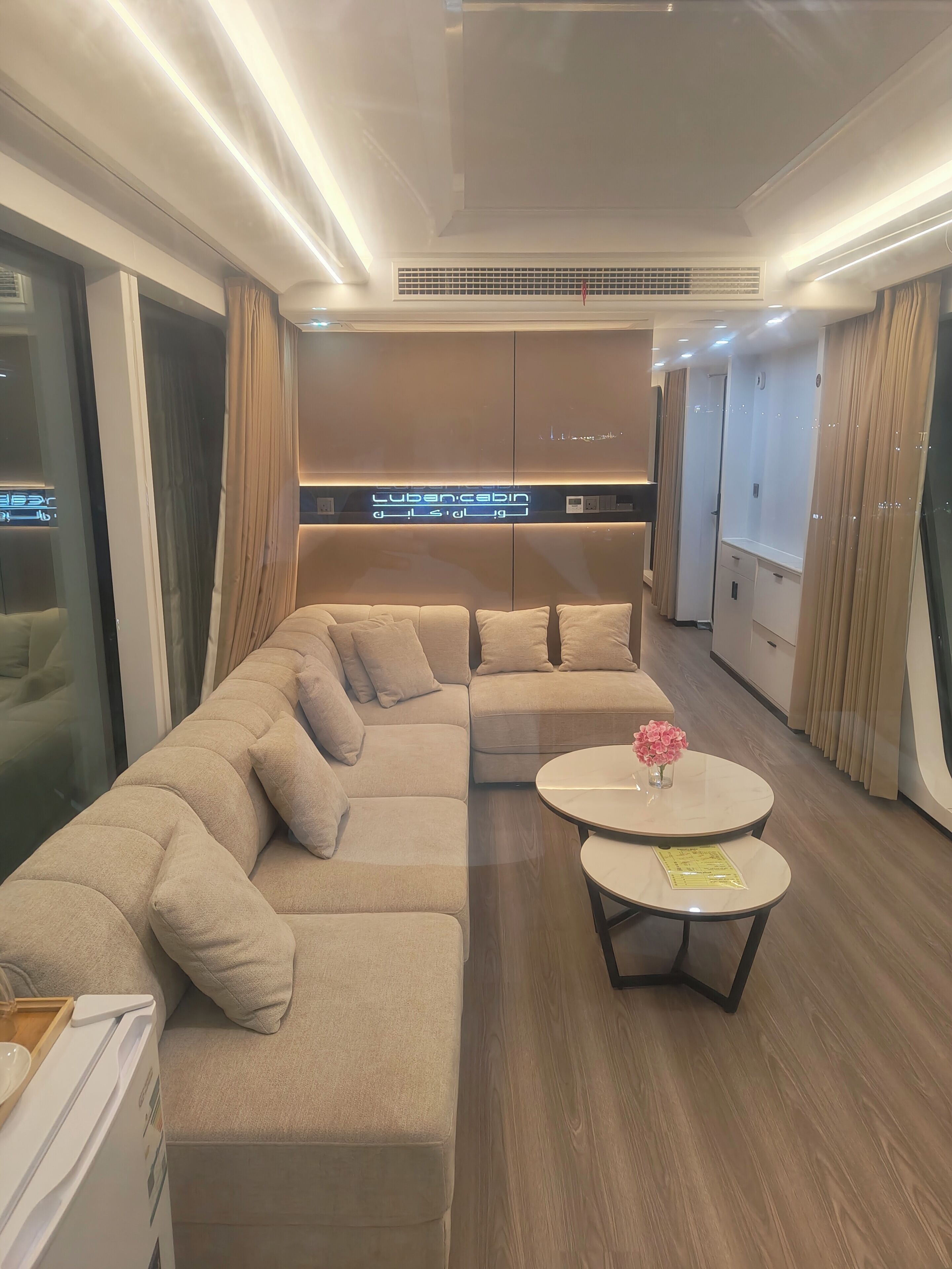 ジュニア スイート キングベッド 1 台 パークビュー | 高級寝具、ベッドシーツ