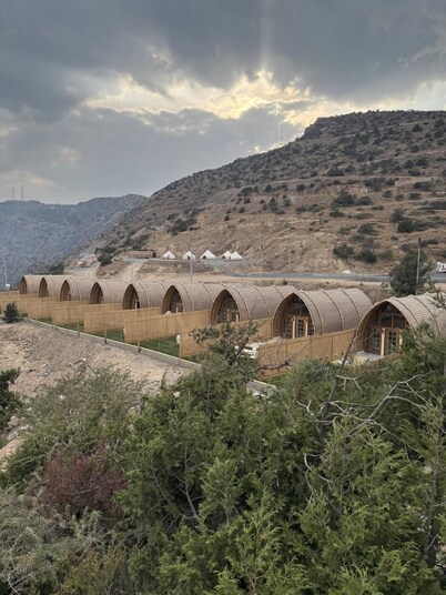 Makamaya Resort