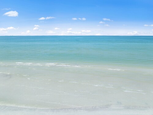 Loggerhead Cay 472 - Beach Front Pet-friendly