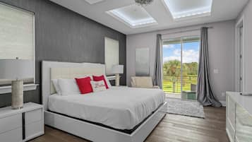 6 habitaciones, escritorio y tabla de planchar con plancha