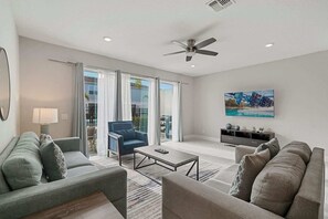 Televisión y oficina 