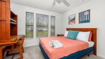 4 bedrooms, iron/ironing board, WiFi, bed sheets