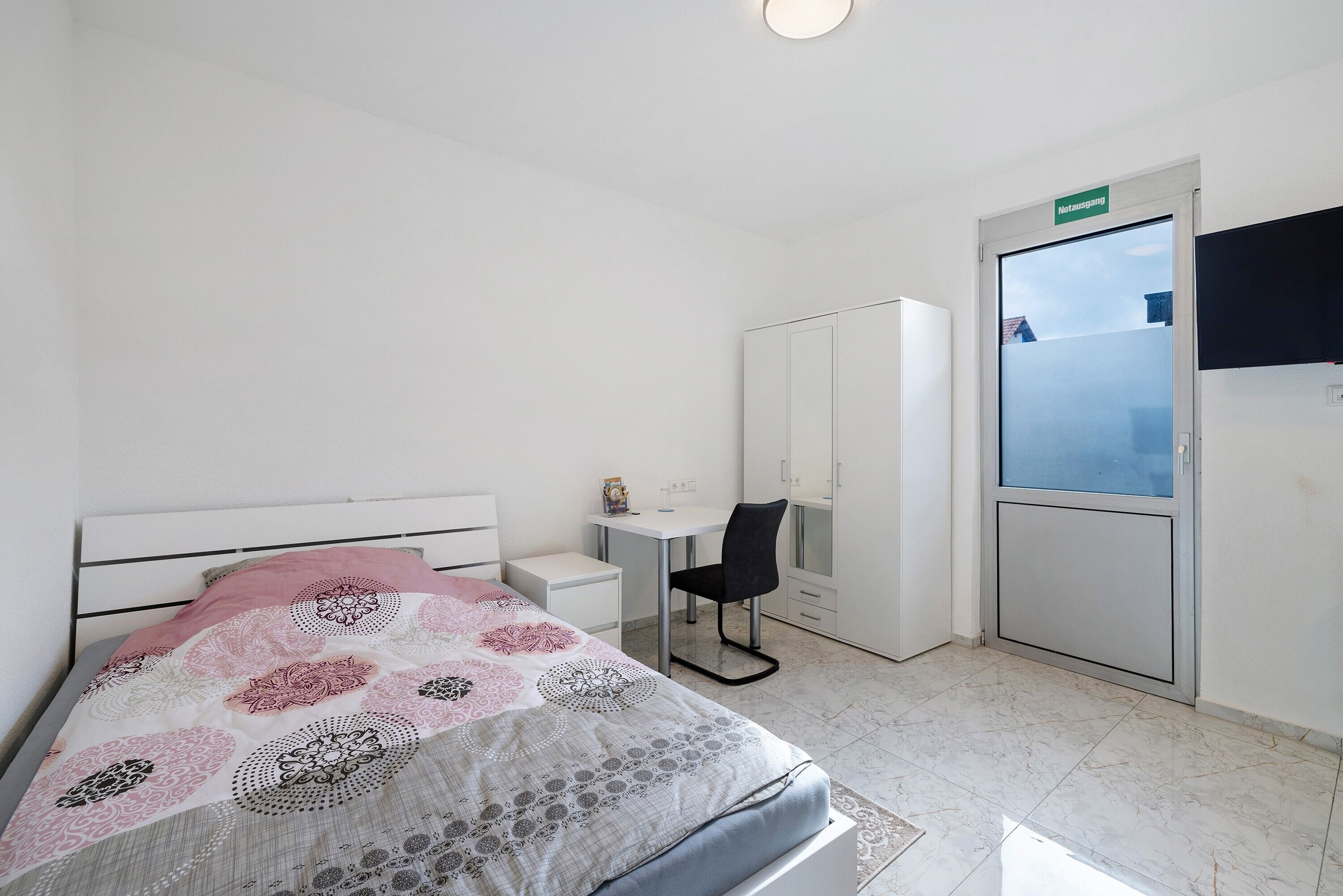 1 habitación, wifi y ropa de cama 