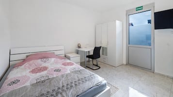 1 habitación, wifi y ropa de cama