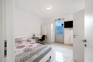 1 室のベッドルーム、WiFi、ベッドシーツ
