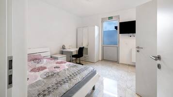 1 habitación, wifi y ropa de cama