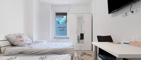 1 bedroom, WiFi, bed sheets