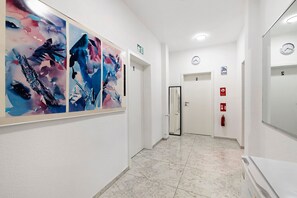 Interior - Room '5' with Shared Terrace and Wi-Fi (Albstadt)