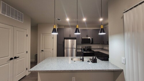 Stylish 2BR Gem in Gated Complex Near Sugar Land