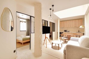 2 bedrooms, iron/ironing board, travel cot, WiFi - A Peaceful 2-BR - Montparnasse (Paris)