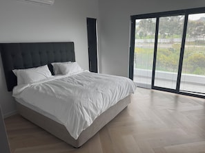 2 chambres, fer et planche Ă repasser, Wi-Fi, literie fournie