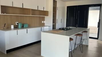 Microwave, oven, stovetop, dishwasher