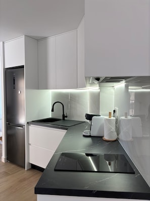 Oven, stovetop