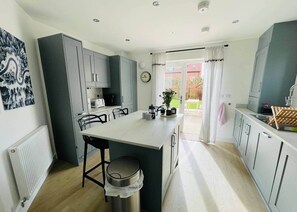 Fridge, microwave, stovetop, dishwasher - Beautiful contemporary property in Holt. (Holt)