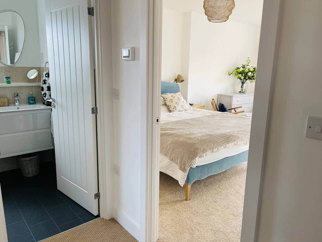 4 chambres, fer et planche à repasser, Wi-Fi, draps fournis