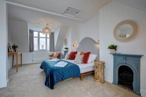 6 habitaciones, escritorio, tabla de planchar con plancha y wifi gratis 