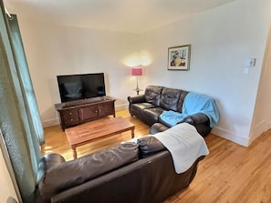 Living area - Chez Claude appartement millésimé-free parking (Québec City)
