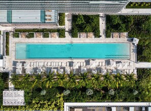 Pool - Stylish Condo – Walk to Beach | Amazing Views (Miami Beach)