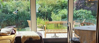 Retro 70s tree house with all-day terrace