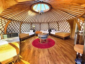 Quadruple Room, Mountain View - Green Crown Resort (Ulaanbaatar)