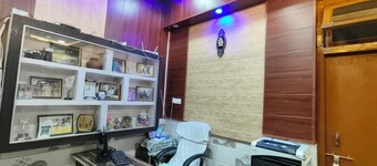 Tranquil 2-bedroom house in charming Mathura with AC