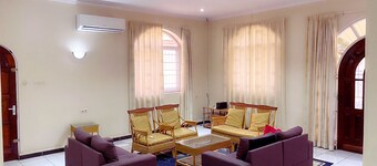 Paramaribo Villa Near Vibrant District. Kitchen Household Service Included!