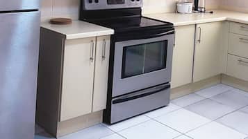 Mikrowelle, Ofen, Herdplatte, Geschirrspüler