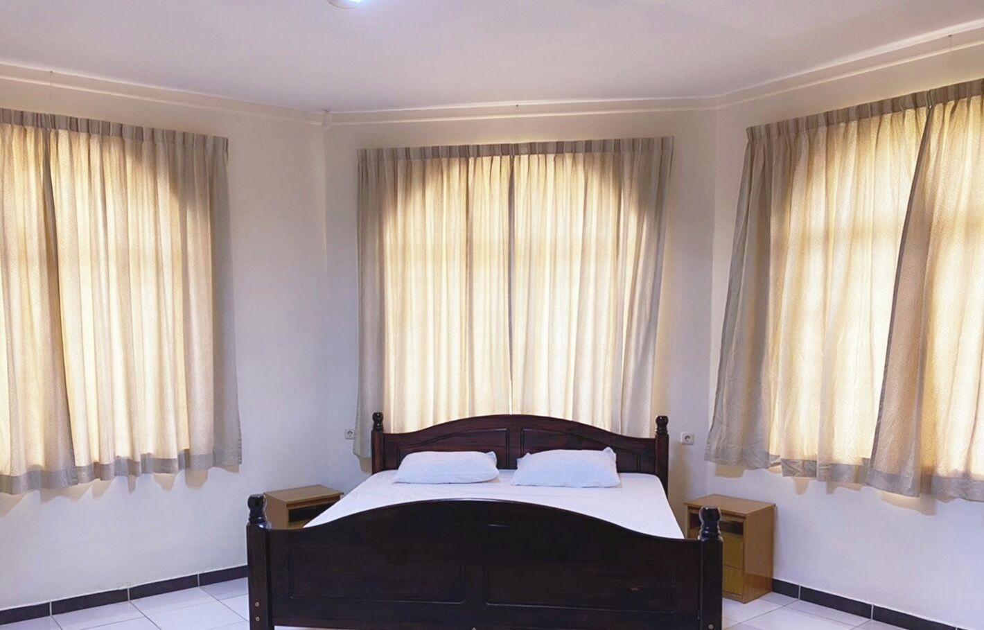 4 chambres, fer et planche à repasser, Wi-Fi gratuit, draps fournis