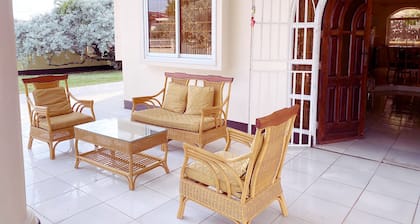Paramaribo Villa Near Vibrant District. Kitchen Household Service Included!