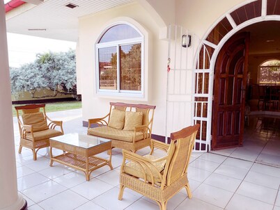 Paramaribo Villa Near Vibrant District. Kitchen Household Service Included!