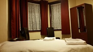 Classic Double Room | In-room safe, desk, free WiFi