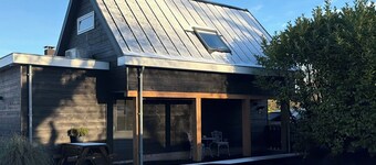 Lovely new apartment, complete tranquility just 15 minutes from Amsterdam