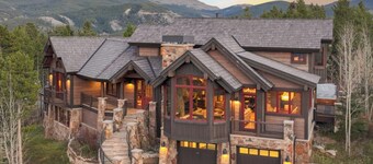 Summit Serenity: Pup-Friendly! Hot Tub, Private Shuttle, One Ski Hill Access