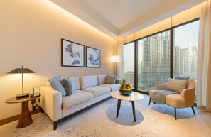 Smart TV - Lavish 2BR Apt w/ Burj Khalifa View (Dubai)
