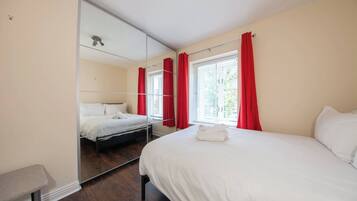 2 bedrooms, iron/ironing board, Internet, bed sheets