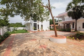 Pemandangan darat dari hartanah
