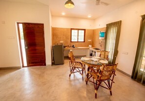 Estúdio | Opções para refeição no quarto