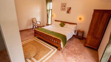 Free WiFi, bed sheets