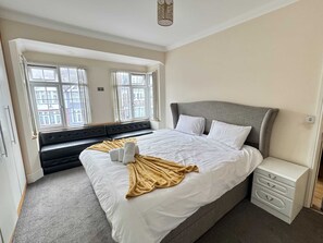 8 chambres, fer et planche à repasser, accès à Internet, literie fournie