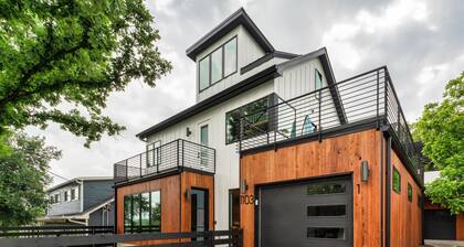 Luxe Austin Riverside House w/ Skyline Deck
