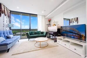 Apartment | 2 bedrooms, desk, Internet