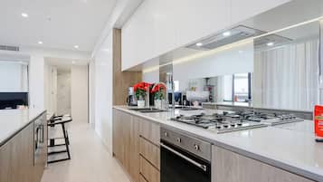 Apartment | 2 bedrooms, desk, Internet