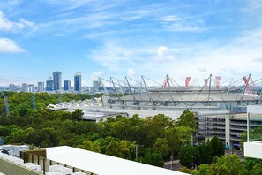 2 bedrooms, desk, Internet - Metawisebnb Executive 2-bedroom Stadium View Apartment W Parking (Sydney)