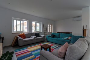 Smart TV, table football, ping pong