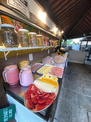Free daily self-serve breakfast