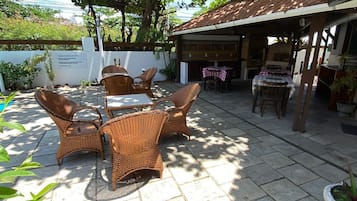 Desayuno autoservicio gratuito y diario