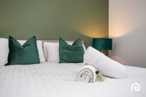 2 bedrooms, desk, iron/ironing board, free WiFi