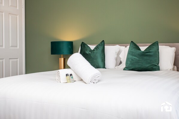 2 bedrooms, desk, iron/ironing board, free WiFi