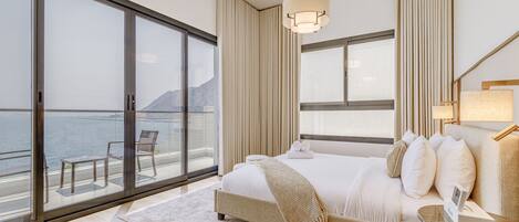 4 chambres, coffres-forts dans les chambres, fer et planche à repasser